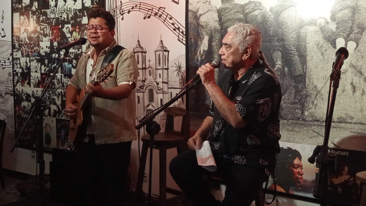 Edinho Vilas Boas, Paulinho Pedra Azul e convidados cearenses e mineiros lotaram o Bar e Museu Clube da Esquina nesta quinta. Edinho e Yayá Vilas Boas voltam ao palco domingo, 07/09, na Casa Outono